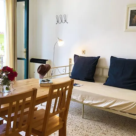 Apartment- Diana * Crone